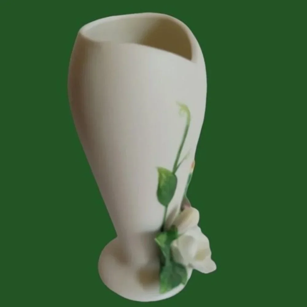 Vase with 3d hummingbird and a flower cottage decor cream & green colors